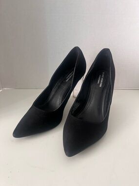 Classic Black Pointed-Toe Women's Pumps by Marc New York